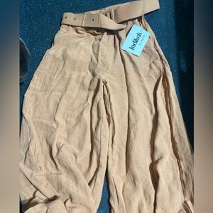 Size xs flare pants with belt ! NWT